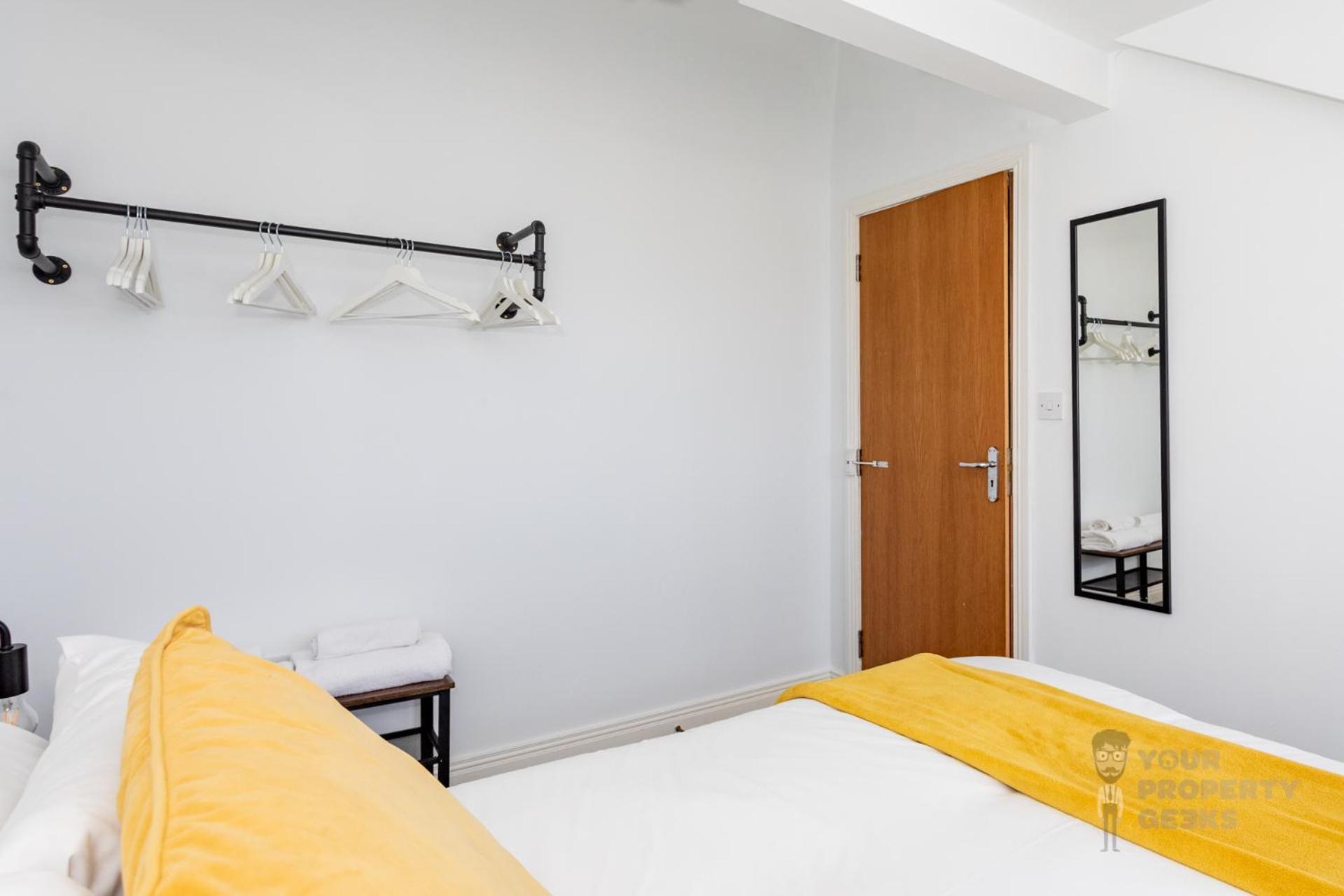 Attic Style 2 Bed Duplex Apartment With Rooftop Patio เบลฟาสต์ ภายนอก รูปภาพ