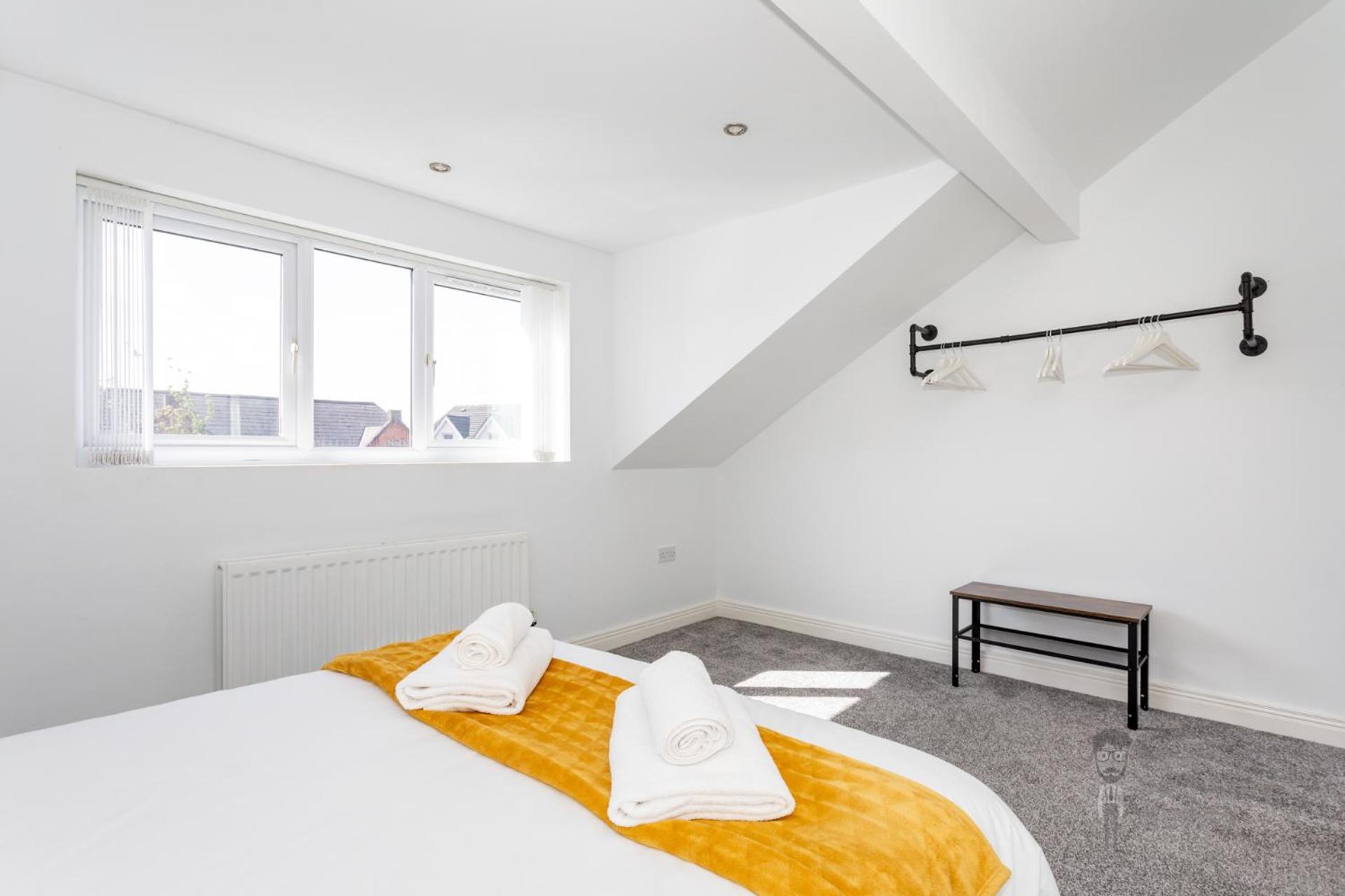 Attic Style 2 Bed Duplex Apartment With Rooftop Patio เบลฟาสต์ ภายนอก รูปภาพ