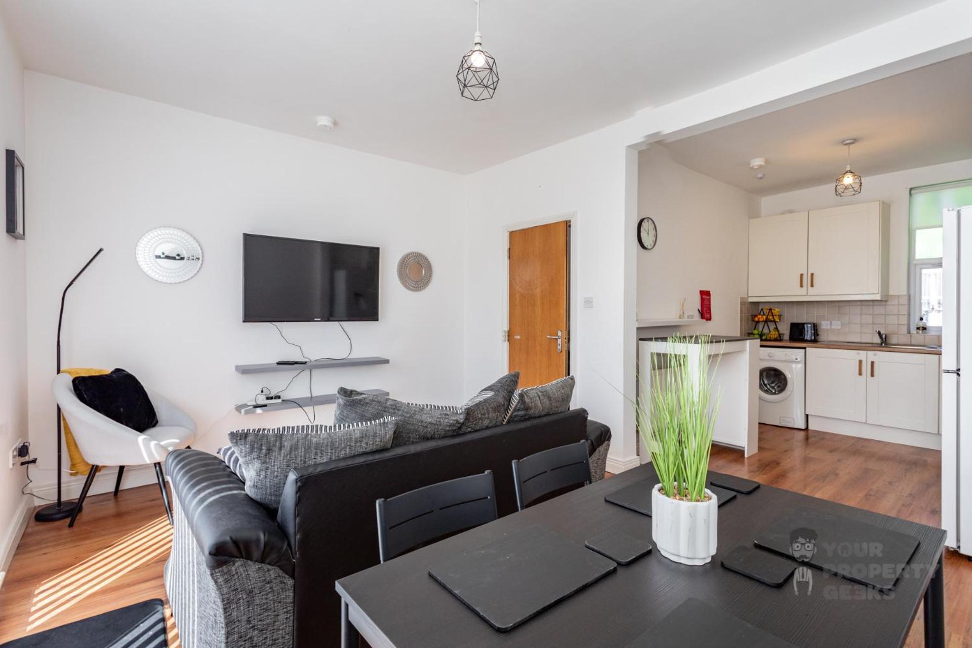 Attic Style 2 Bed Duplex Apartment With Rooftop Patio เบลฟาสต์ ภายนอก รูปภาพ