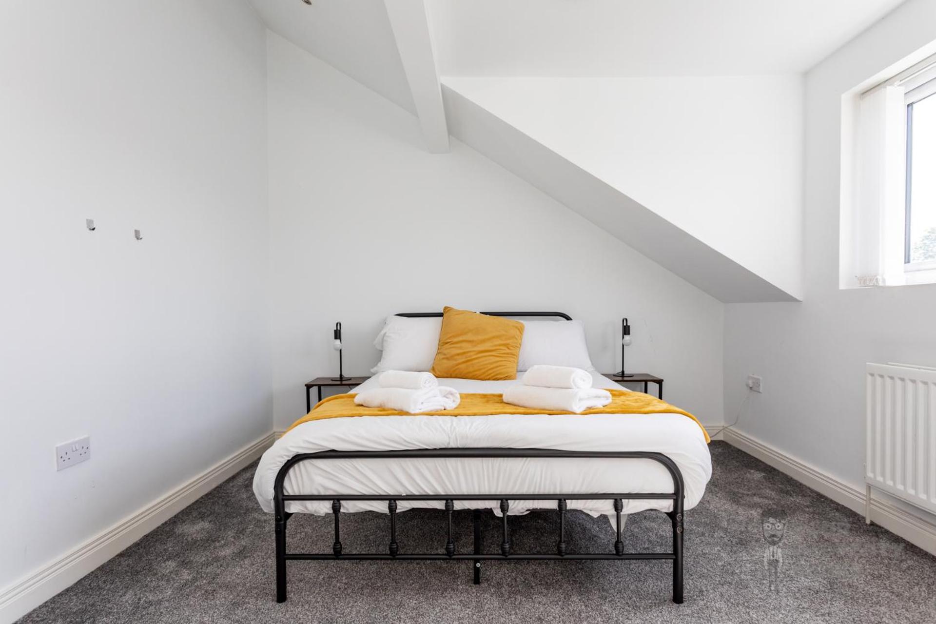 Attic Style 2 Bed Duplex Apartment With Rooftop Patio เบลฟาสต์ ภายนอก รูปภาพ